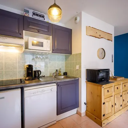 : Cosy Pour 4 Pers. Avec Terrasse Et Local A Velos - Fr-1-695-23 Apartment