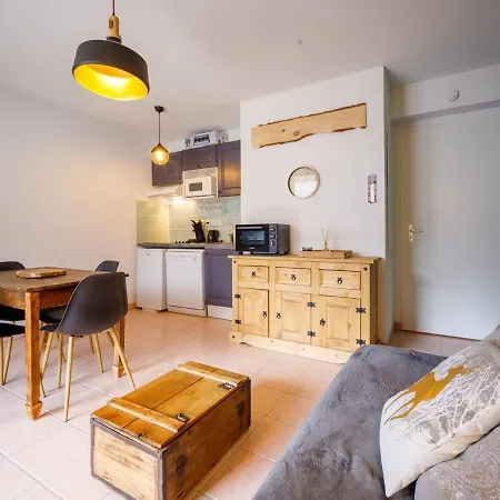 Apartmán : Cosy Pour 4 Pers. Avec Terrasse Et Local A Velos - Fr-1-695-23